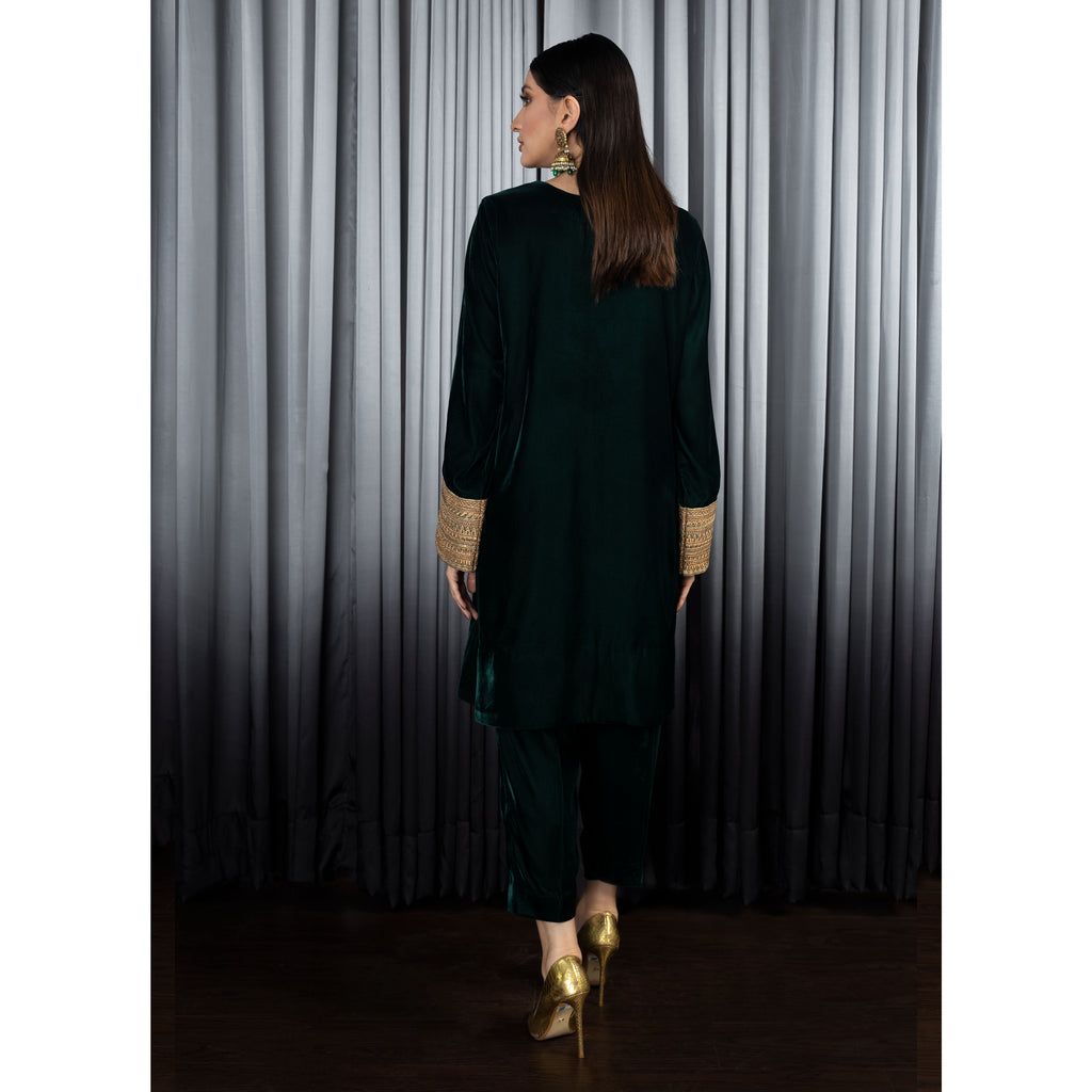 LV01 Luxe Velvet Atiya Irfan www.atiyairfan.com