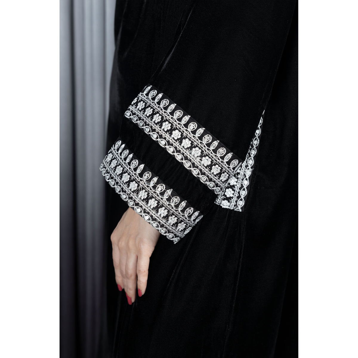 LV03- Luxe Velvet | Atiya Irfan