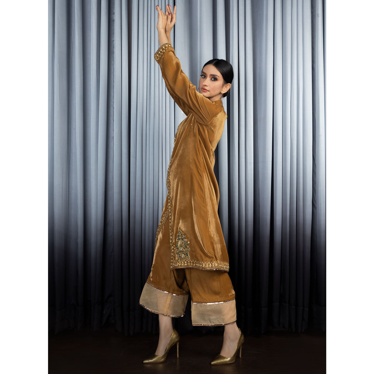 LV-05 Luxe Velvet By Atiya Irfan www.atiyairfan.com